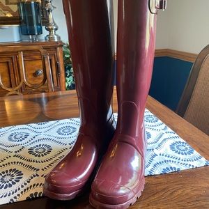 💥HP💥Hunter Original Tall Gloss Wine Boots, Sz 8